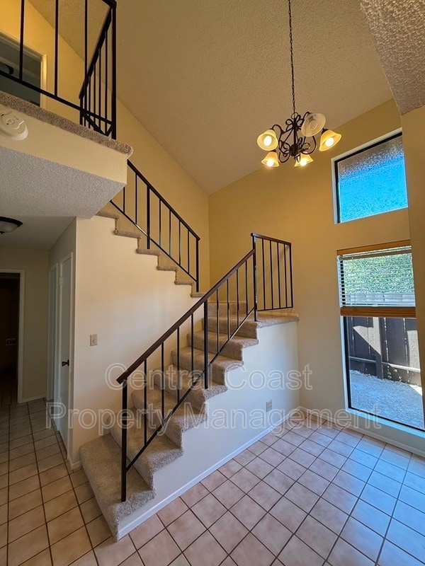 Building Photo - 1360 Josselyn Canyon Rd