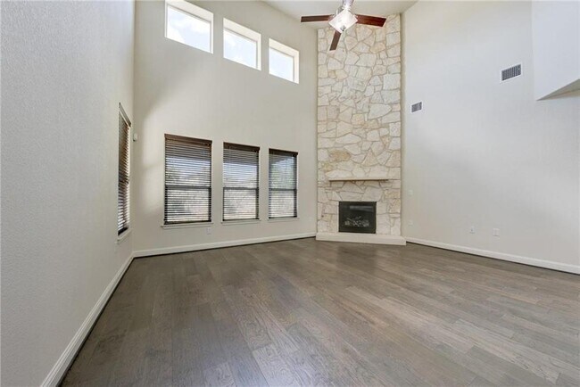 Building Photo - 14204 Tyburn Trail