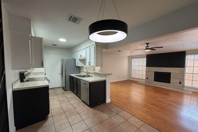 Building Photo - 3-Bedroom Home for Lease in Rowlett – Cul-...