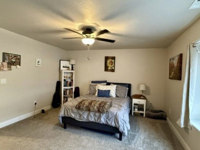 Building Photo - Beautiful 3 Bed/2.5 Bath Townhome For Rent!