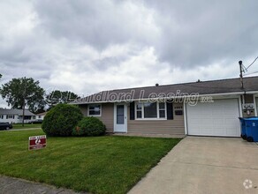 Building Photo - Charming Ranch Duplex with Attached Garage!