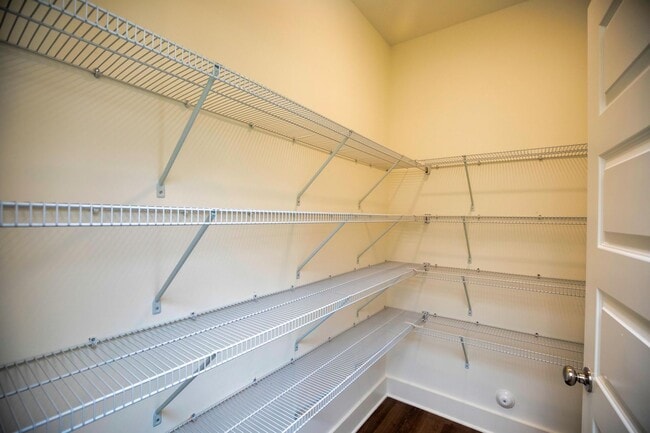 Building Photo - Elevated Rental Home with Community Amenities