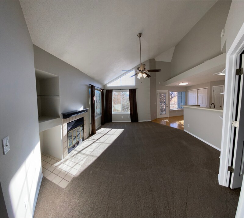 Building Photo - 882 S Reed Ct