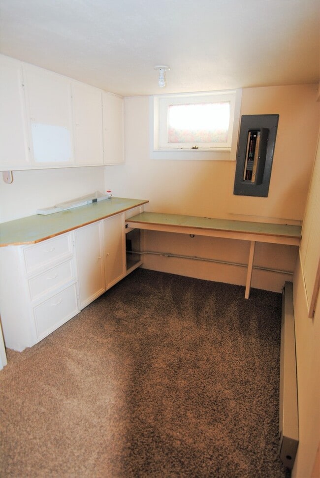 Building Photo - Charming 3 Bedroom, 2 Bath House For Rent!!