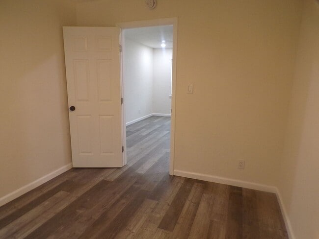 Building Photo - Great redo across the street form Pat Henry Elementary School