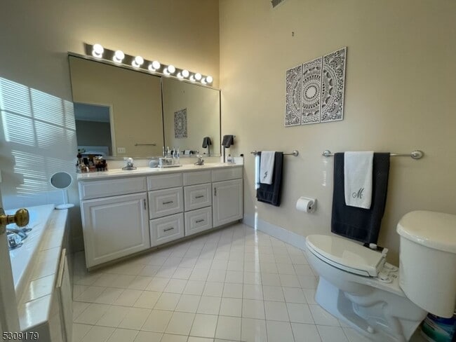 Building Photo - 228 Patriot Hill Dr