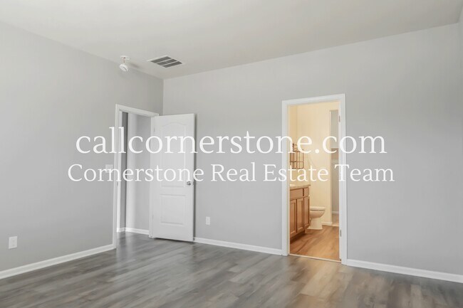 Building Photo - 10043 Seawolf Dr
