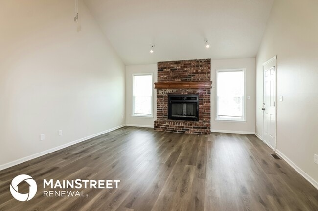 Building Photo - 609 NE Bristol Dr