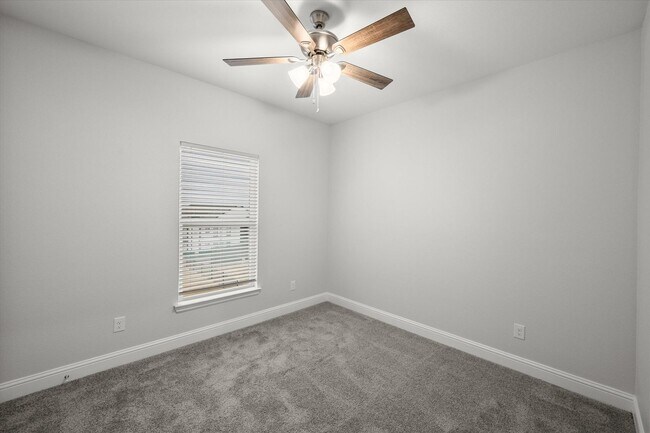 Building Photo - Brand New Luxury Townhouse in West Arlington
