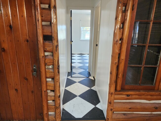 Building Photo - 3886 N West River Rd