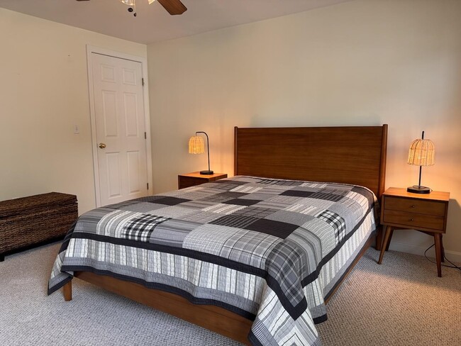 Building Photo - 26 Fowler St