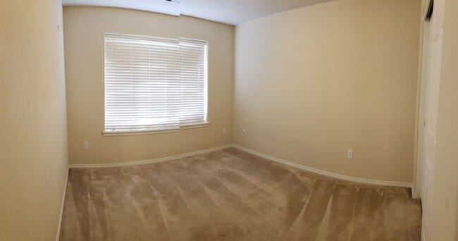 Building Photo - 413 Roger Smith Dr