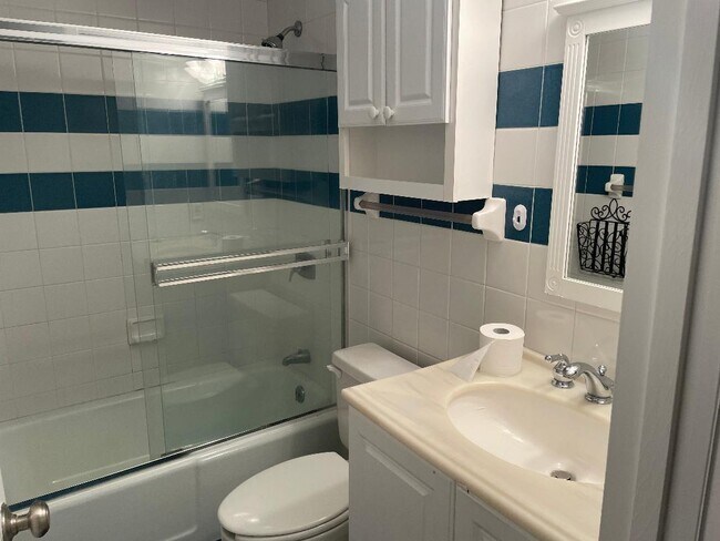 Building Photo - 51 Schuyler Ave