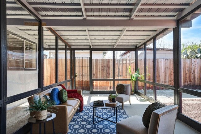 Building Photo - Beautifully Remodeled 3 Bedroom Home Near Stanford & Major Tech Campuses!