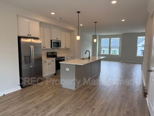 Building Photo - 596 Scholar Way
