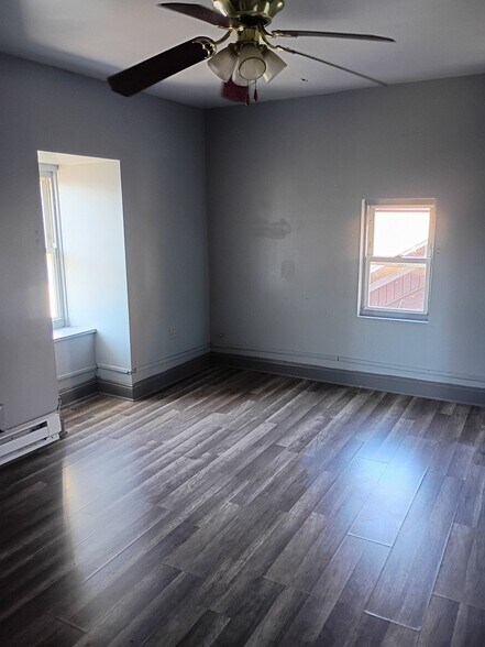 Building Photo - 1129 Lehman St