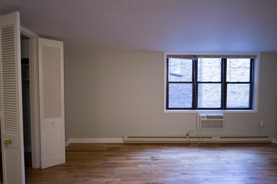 Building Photo - 1329 N Dearborn St