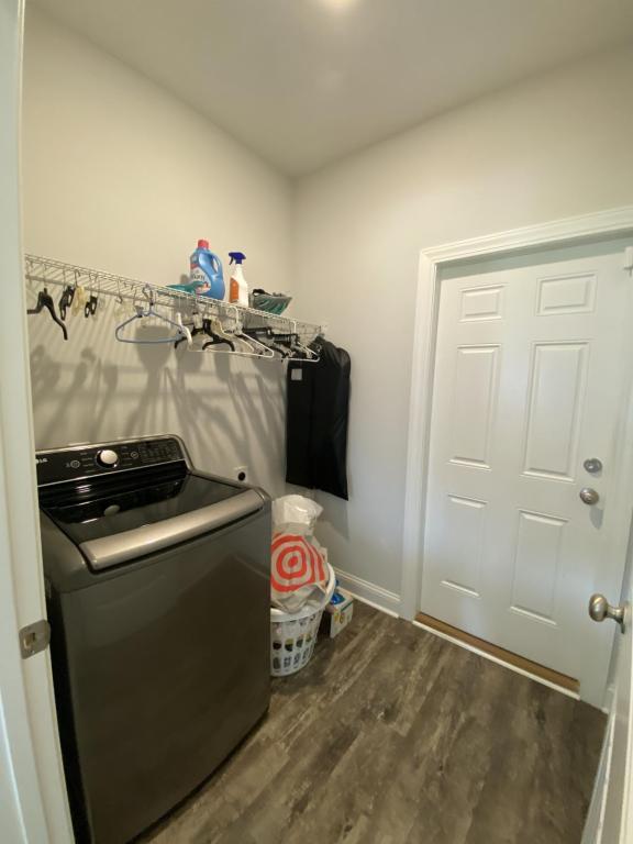 Building Photo - 4225 Woodcliffe Dr