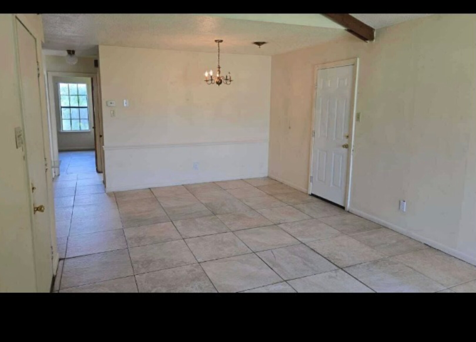 Building Photo - 143 S Gosnell St