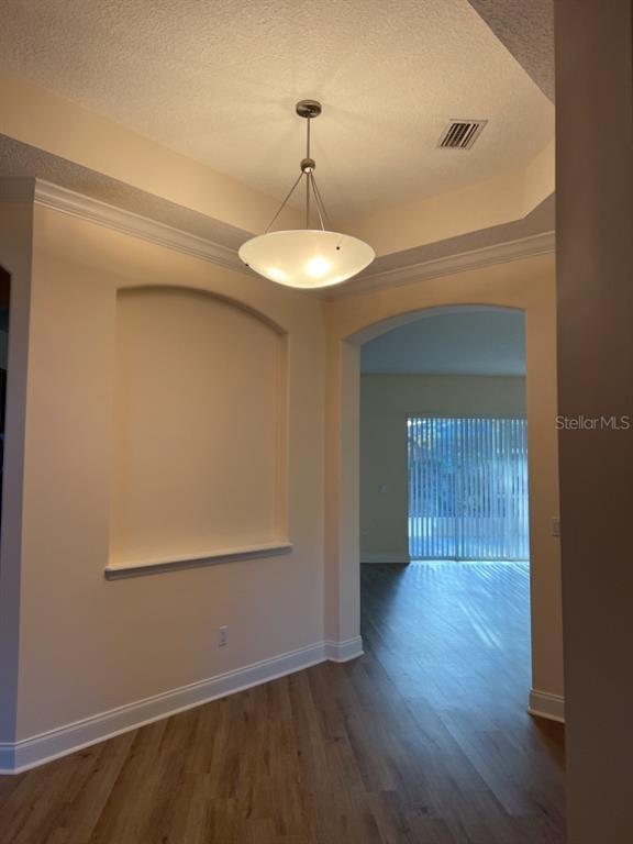 Building Photo - 17 N Village Dr