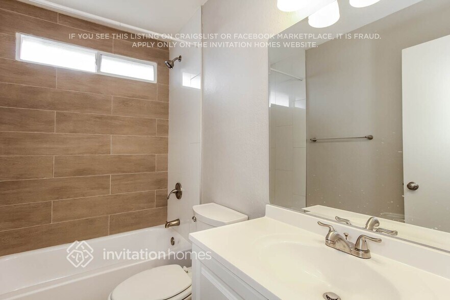 Building Photo - 11012 N 47th Ave