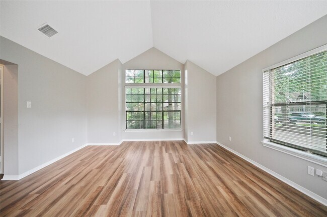 Building Photo - 2402 Brookdale Dr