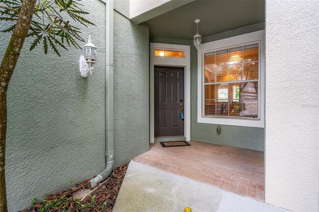 Building Photo - 2052 Park Crescent Dr