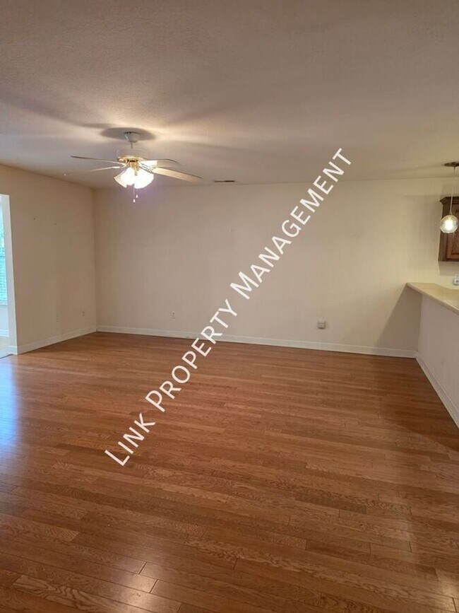Building Photo - Beautiful 2 bedroom 2 full bath Condo near Missionary Ridge with garage, washer and dryer and gas...