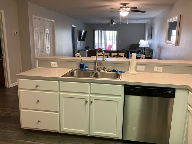 Building Photo - This is a 2 Bedroom, 2 Bathroom Completely...