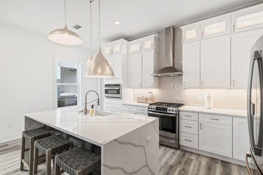 Building Photo - 24 Annabella St