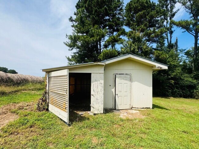Building Photo - 572 Lexington Dr