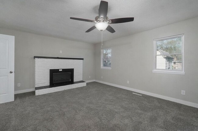 Building Photo - 1920 S Mayfair Ave