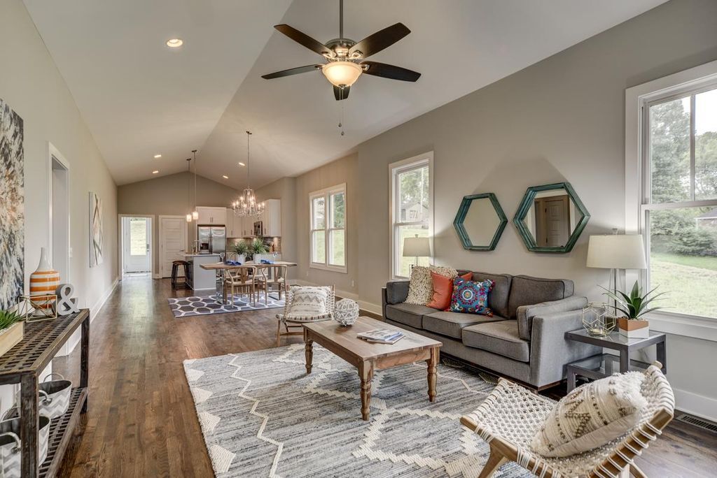 HUGE open concept living, dining, and kitchen - 910 Sharpe Ave