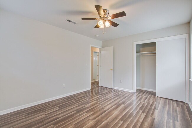 Building Photo - 1908 Swift Ave