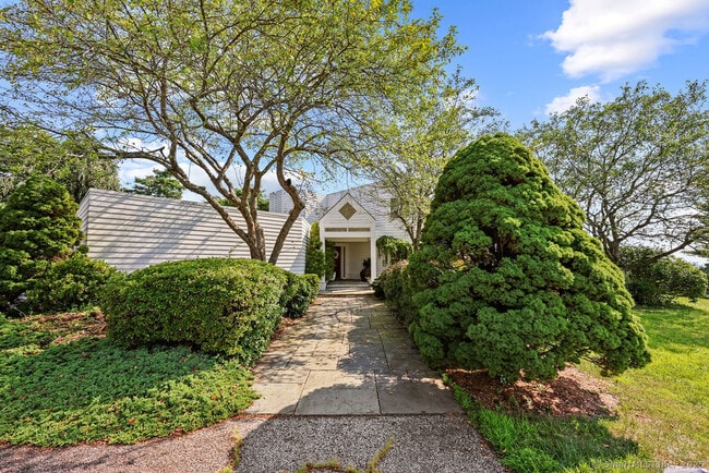 Building Photo - 130 Ferncliff Dr