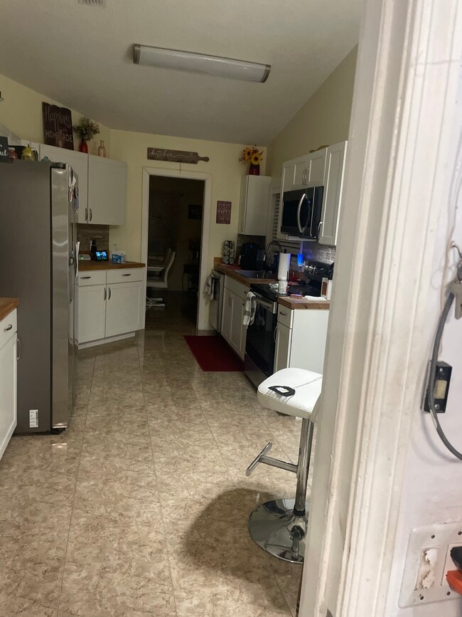 Building Photo - 308 Oak Track Ln