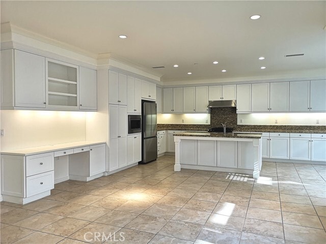 Building Photo - 27 Larkfield