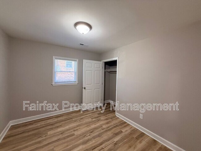 Building Photo - 2416 Owen St