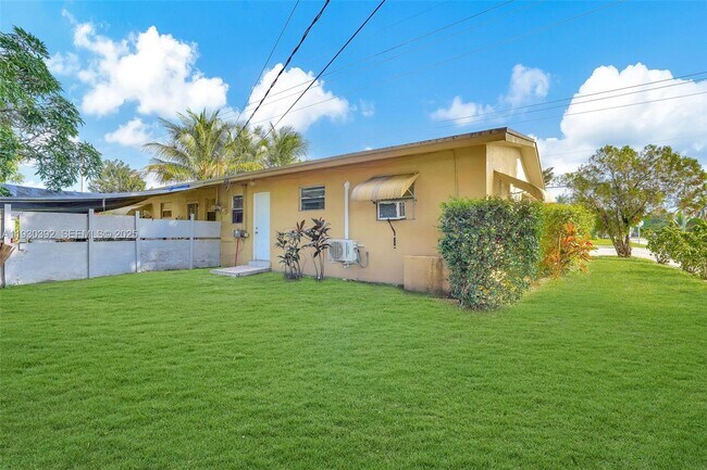 Building Photo - 14600 NE 14th Ave