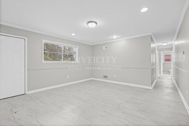 Building Photo - A Whitehaven Gem!!! Section 8 Welcomed !!!!!!!