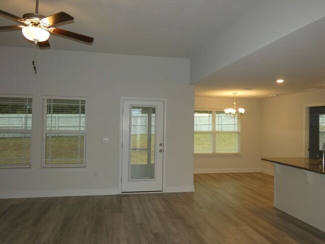 Building Photo - 5643 Lafayette Ct