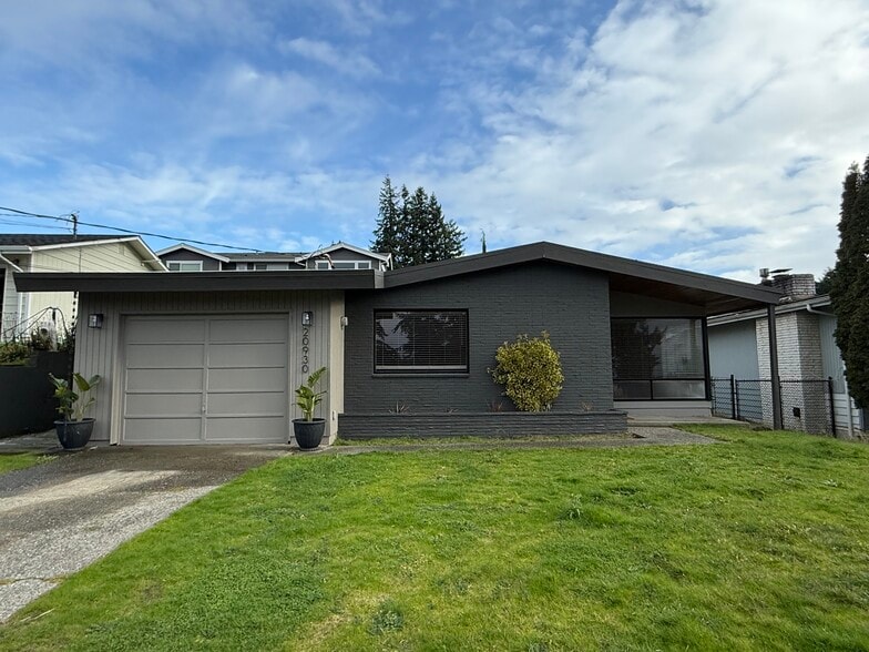 Building Photo - 20930 2nd Ave S