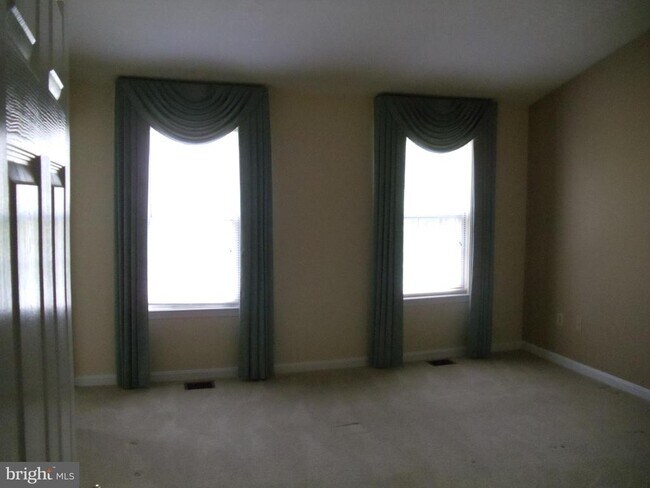 Building Photo - 1541 Northern Neck Dr