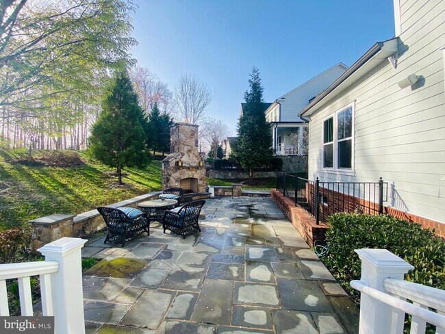 Building Photo - 2163 Potomac River Blvd