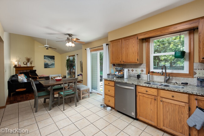Building Photo - 3081 Barnstable Ct