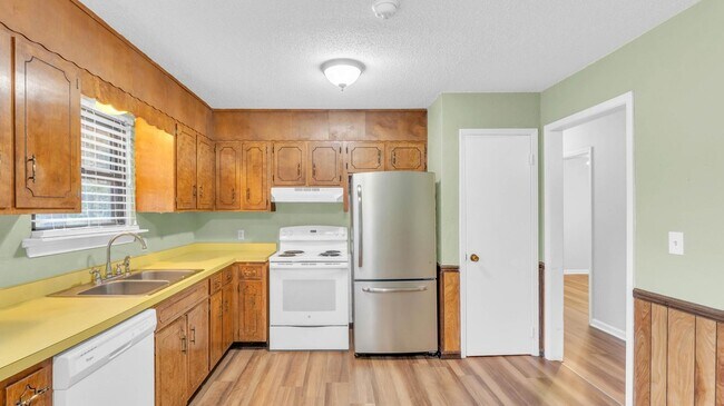 Building Photo - 6923 Barter Dr