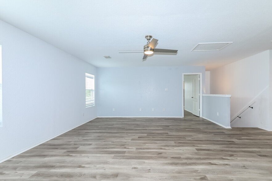 Building Photo - 302 Falling Pine Dr