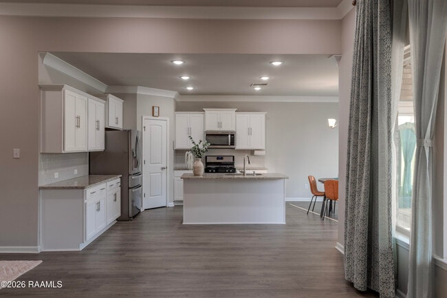 Building Photo - 119 Deer Lake Ln