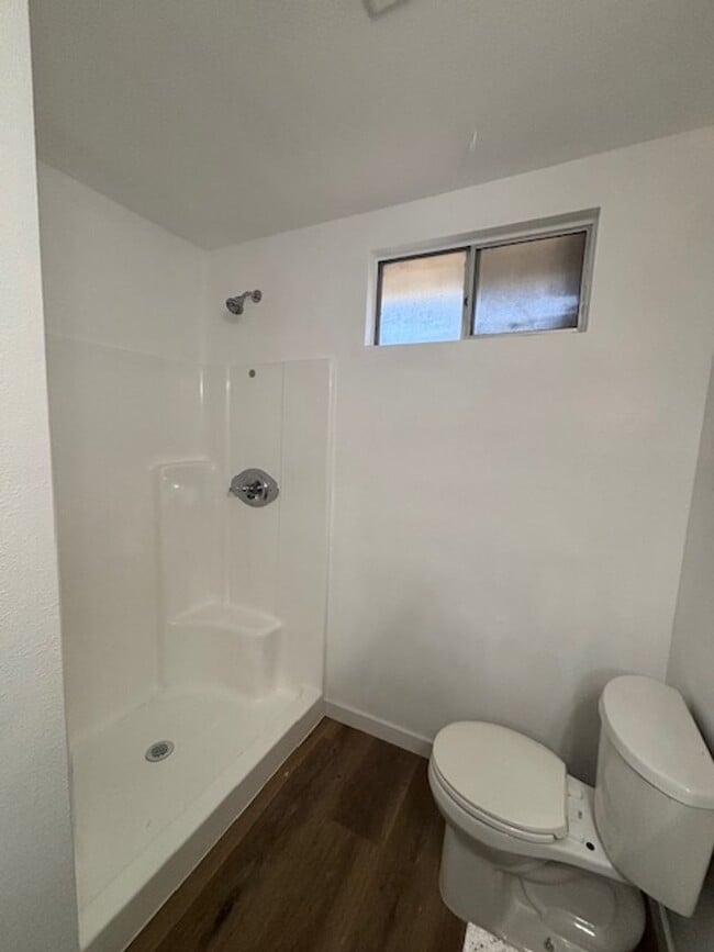 Building Photo - Spacious 3-Bedroom, 2-Bath Home with Modern Upgrades