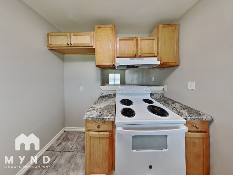 Building Photo - 1701 Cardinal Dr